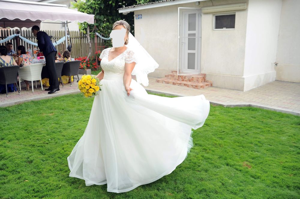 Rochie mireasa model deosebit