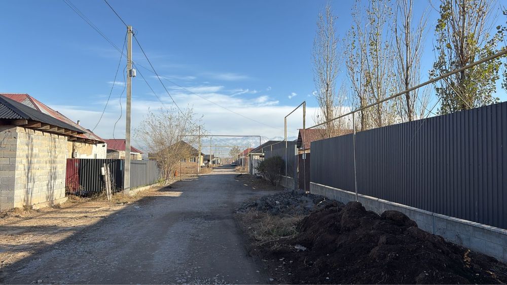 Продам участок с недостроенным домом