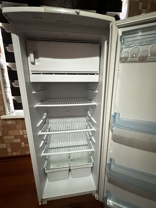 Холодилник бирюса