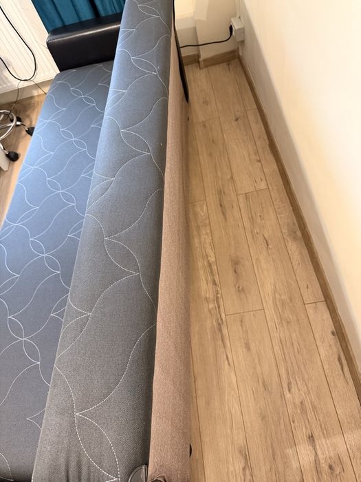 Canapea extensibila 3 locuri , cu lada aproape noua