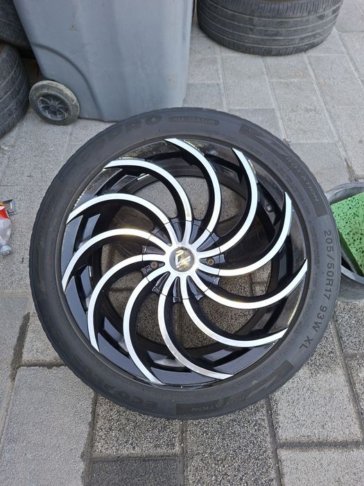 INDIA saka diska balon sotiladi