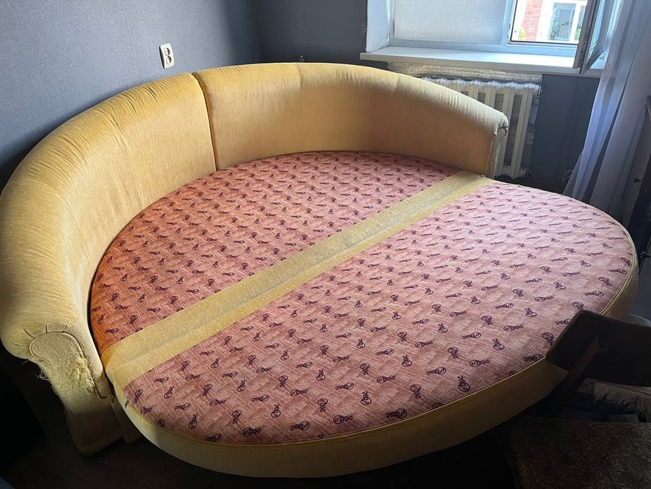 Продам круглый диван