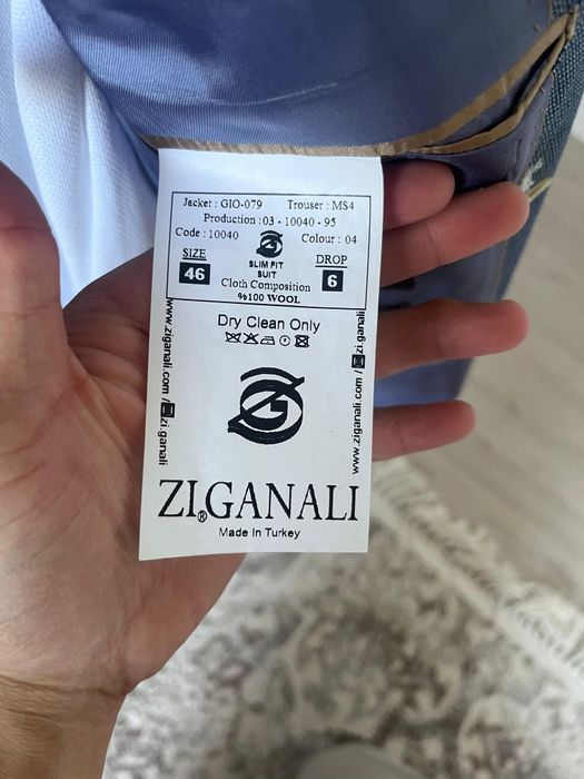 Продается костюм