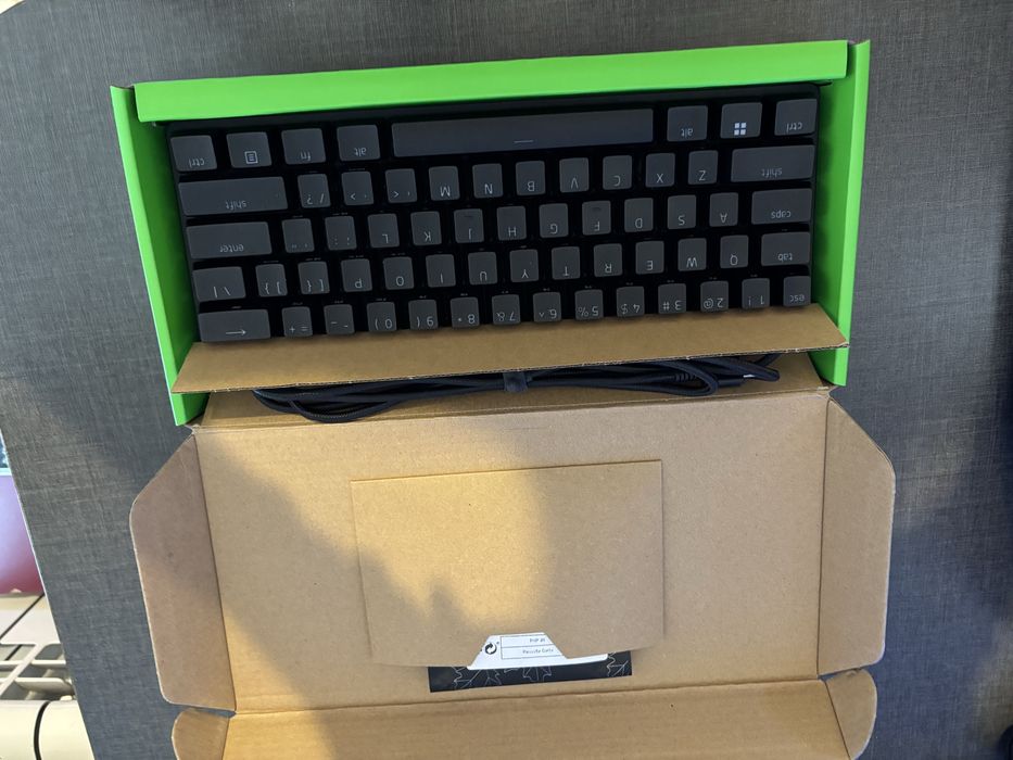 Клавиетура Razer Huntsman Mini 60%