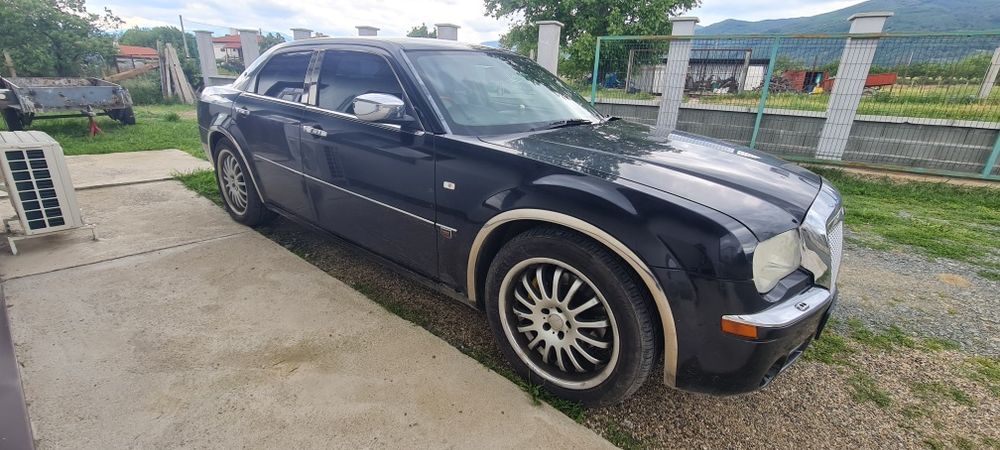 Chrysler 300C десен волан