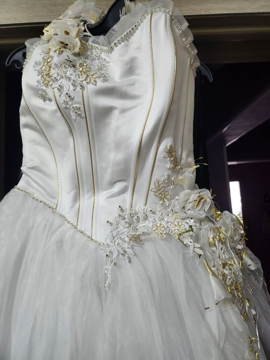 Продам свадебное платье