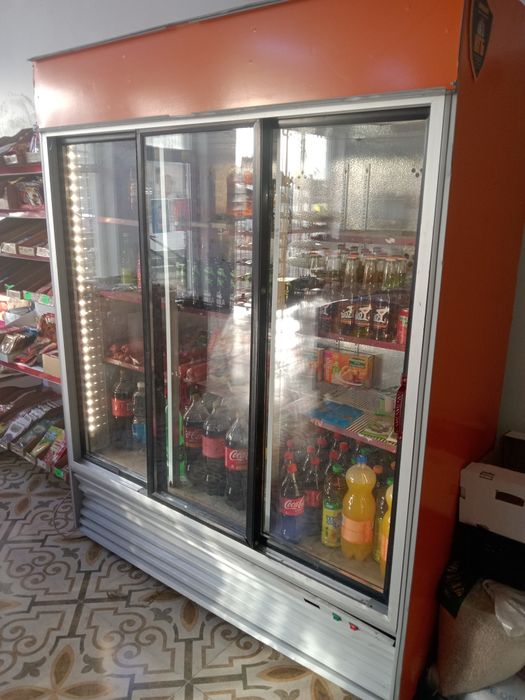 Үш есікті холодилник