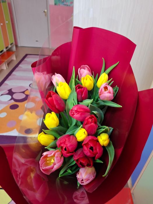 Красивый букет тюльпанов