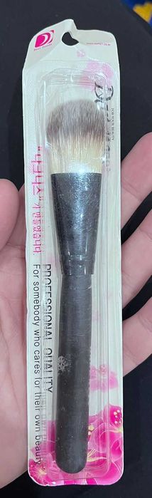 Продам кисти для макияжа, пинцеты