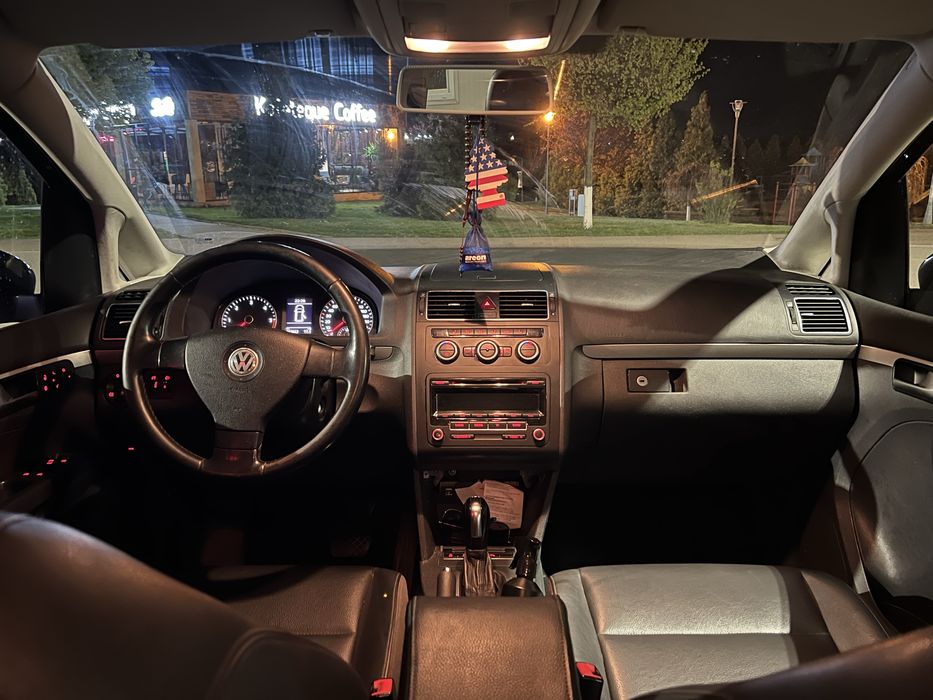 VW Touran 7 locuri 2014 2.0TDI - Automat