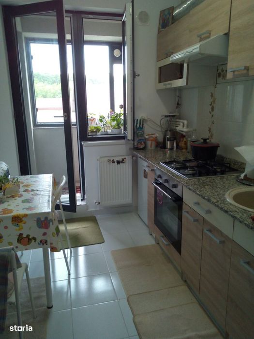Vede din camera Padurea Rosu la200m, STB 200 m,etj 2 din3,lift,mobilat