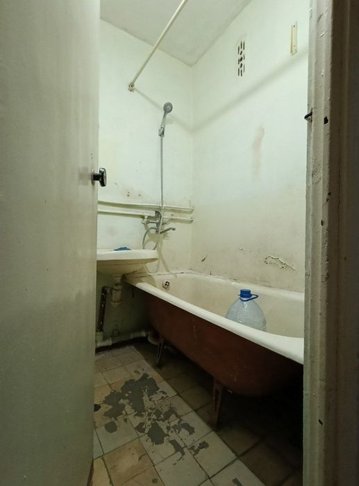 Фрунзенский массив 3-хона 4-хона килинган