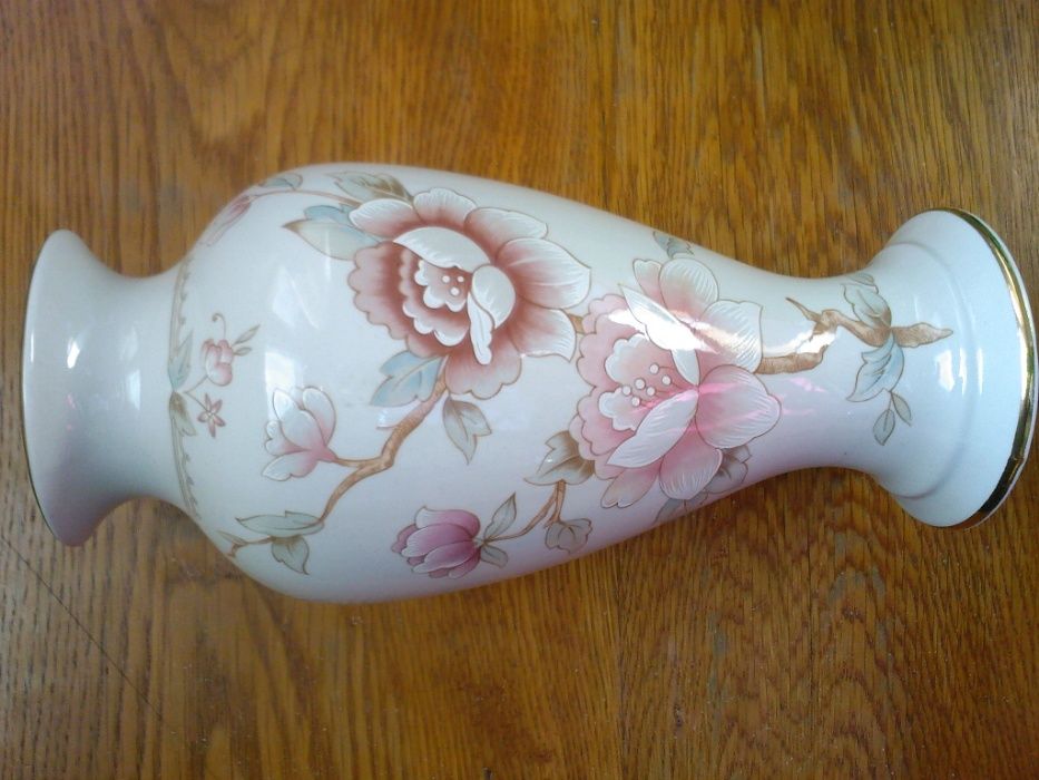 Vaza vintage portelan Anglia, aspect floral, aur coloidal vezi Publi