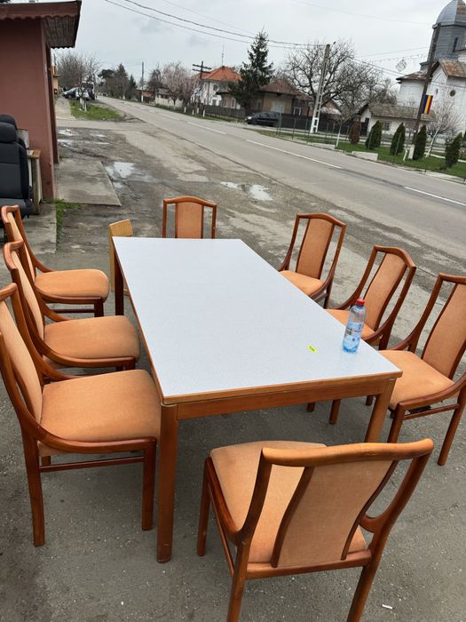 VAND URGENT Masă + 8 Scaune