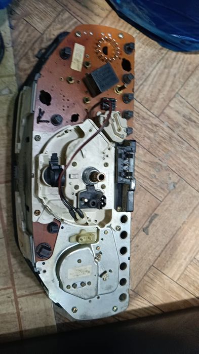 Мерседес 124 2.3 приборка