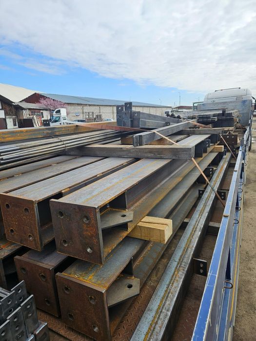 Vand structuri metalice la 300mp sau 600mp demontabil pe suruburi