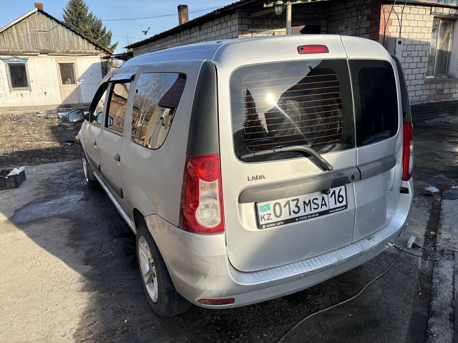 Продам Лада Ларгус 2014г.в.