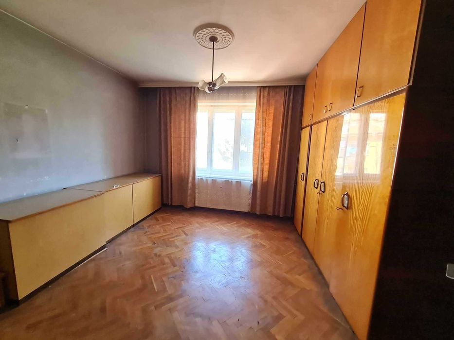 Продава се Тристаен апартамент в Плевен, Идеален център - 100 кв.м за 1288 €/кв.м - Снимка #6