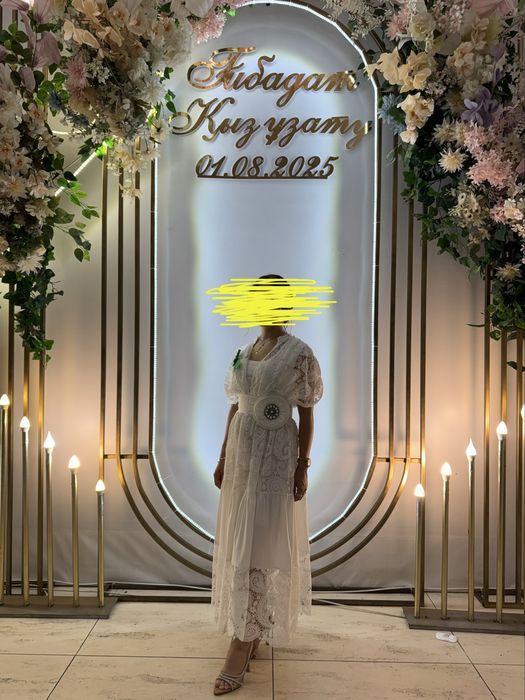 Белое платье LILIUM