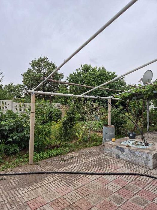 Нуробод эски мерныйда ховли сотилади 20 сотих Ипотекага хам курилади