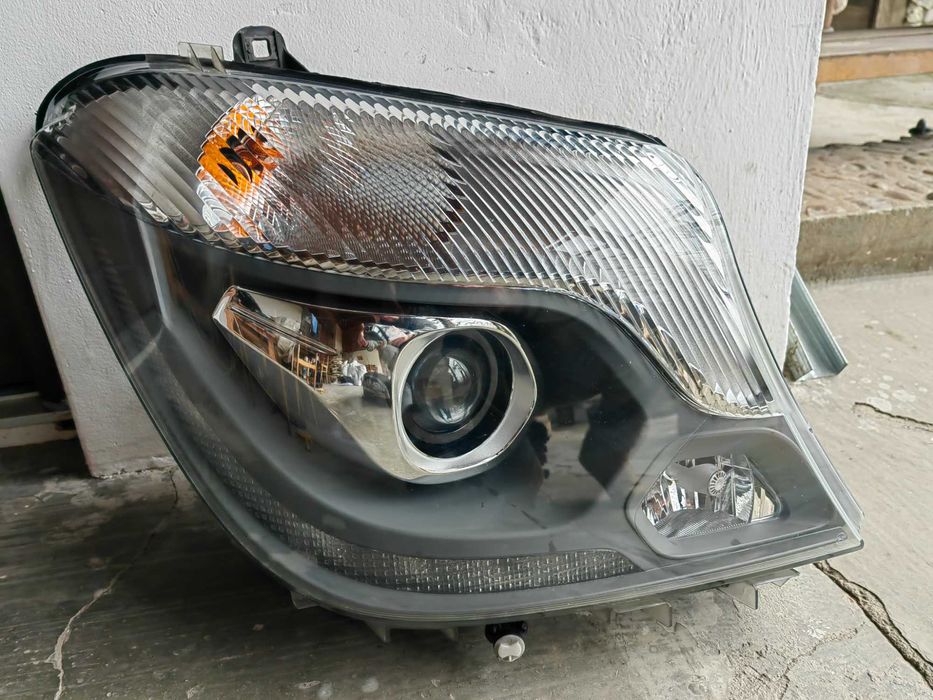 Фар Mercedes Sprinter W906 LED Bi-Xenon/Фар Мерцедес Спринтер Оригинал