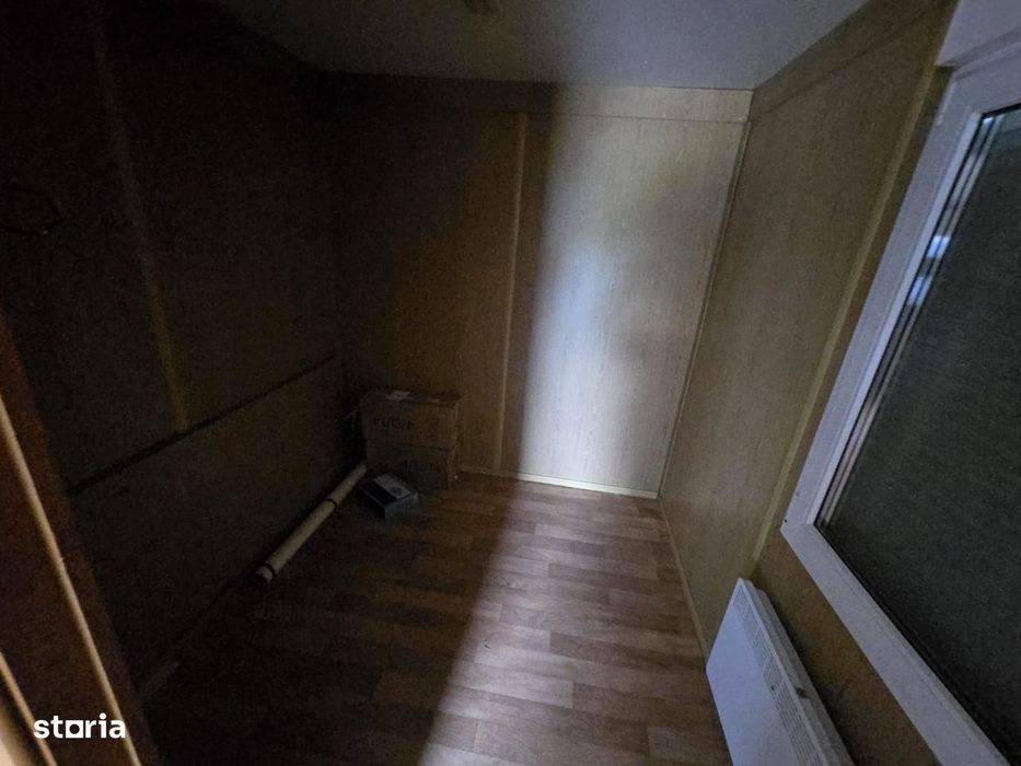 Spatiu Comercial 620 mp.parcare,birou,vestiar,baie