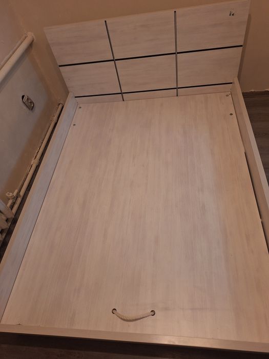 Продам кровать с матрасом