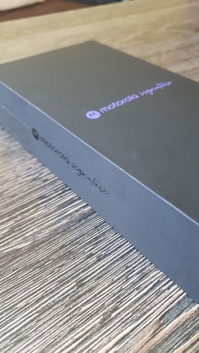 Motorola Signature Gold 512GB НОВ Запечатан