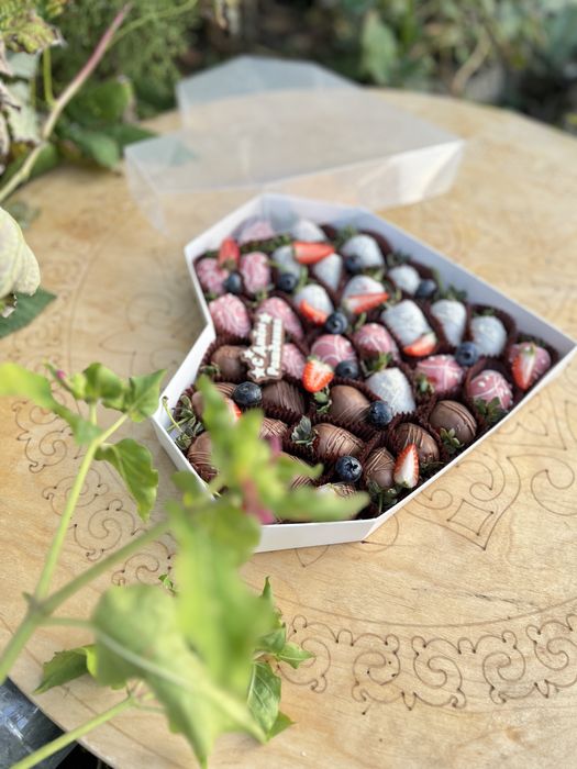 Клубника в шоколаде/подарки