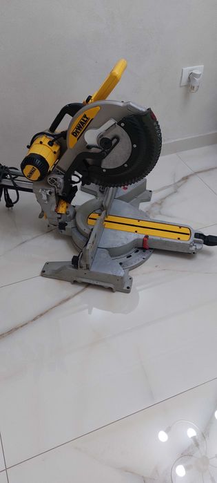 Circular Dewalt DWS780
