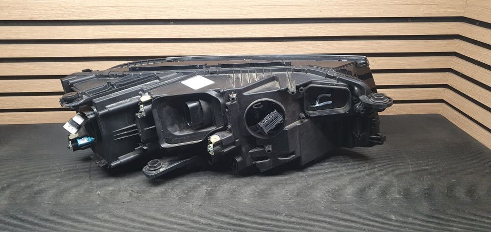 Vw Touareg 3 III 761 lift far stanga full led matrix facelift