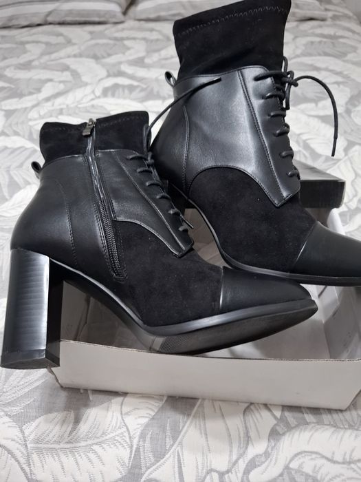 Продам ботильоны 39 размер