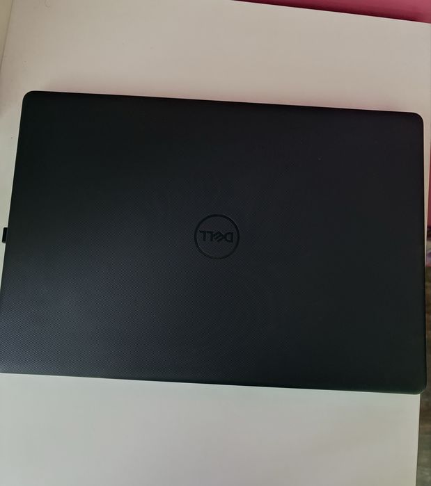 Лаптоп  Dell Vostro 3500