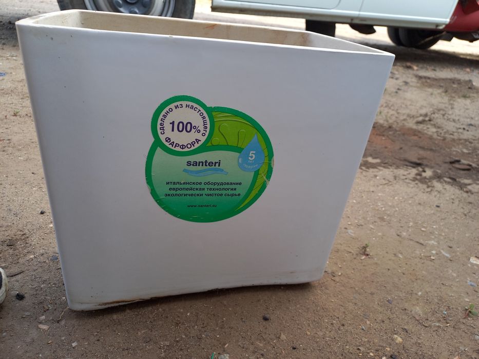 Продам унитазный бачок в хор сост