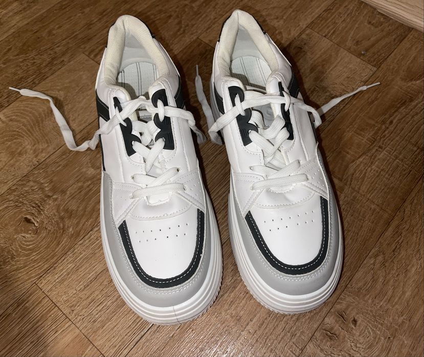 Новые кроссовки (41 размер)