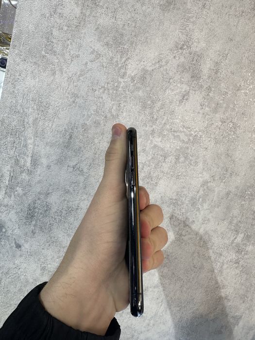 Iphone 11 pro black 64 gb battery 100% display alishgan