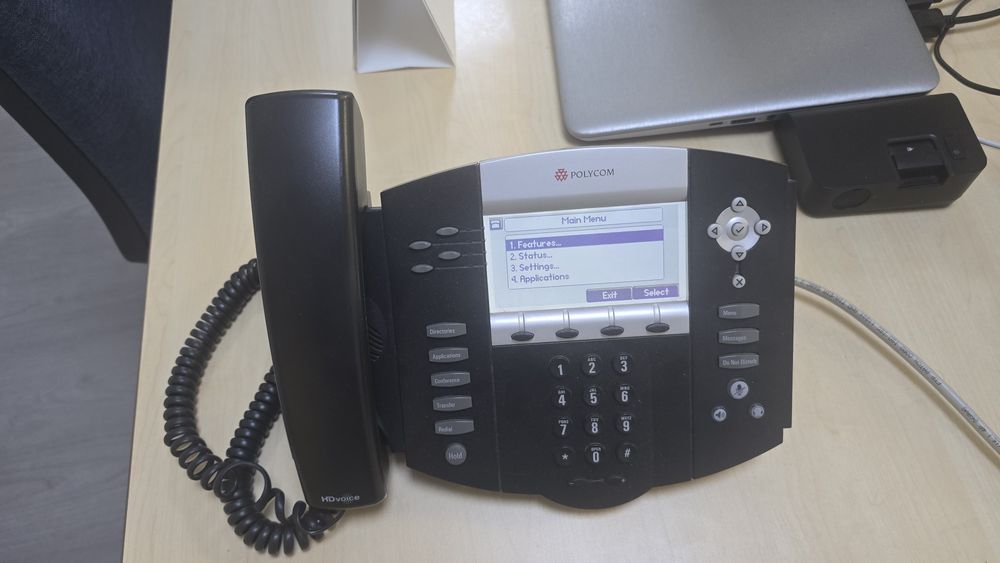Telefon desktop VoIP Polycom SoundPoint IP550 - 15 Buc disponibile