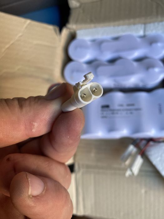 Acumulatori reancarcabili cu Nickel-Cadmio 4,8 V-(4x1 ,2v