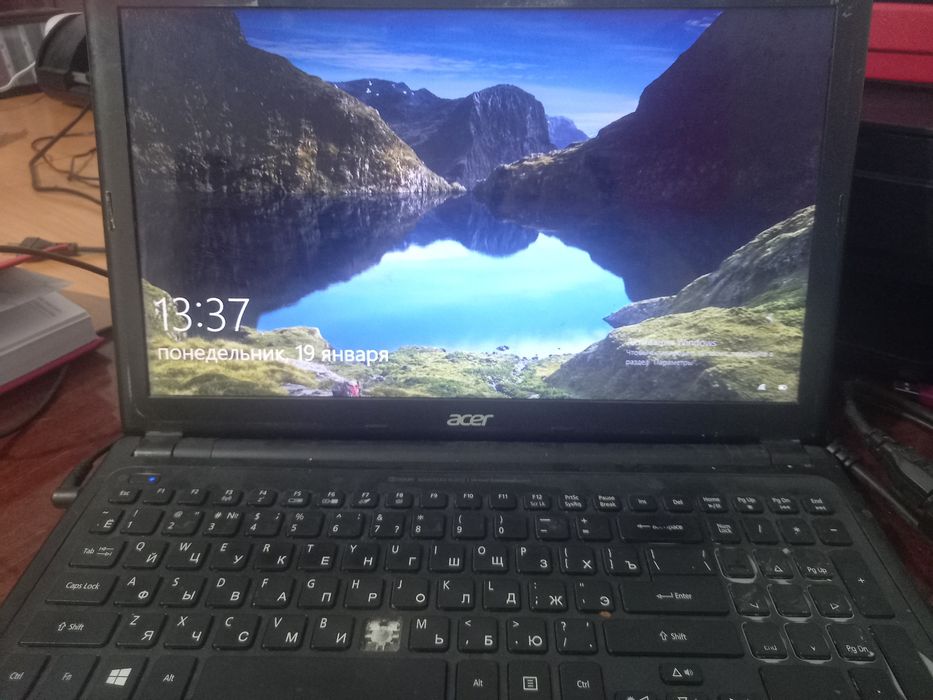 Ноутбук Асер хорошем состояние