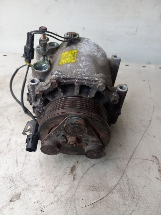 Компресор Mitsubishi Outlander 2.0i