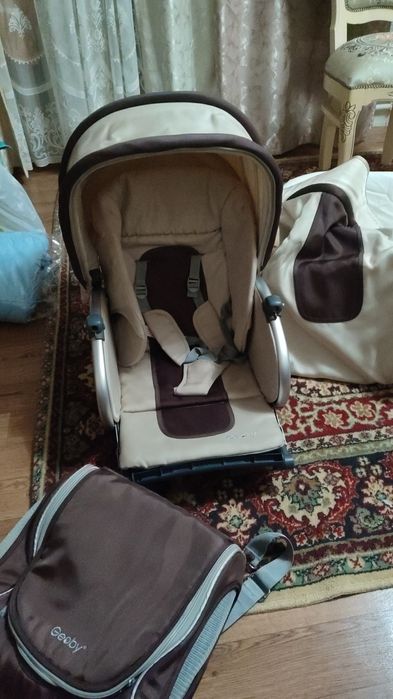 Коляска люлька и летняя вместе