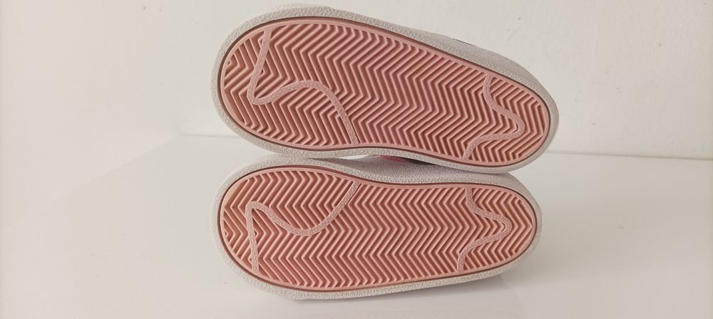 Детски цецове Nike blazer и Мини Маус