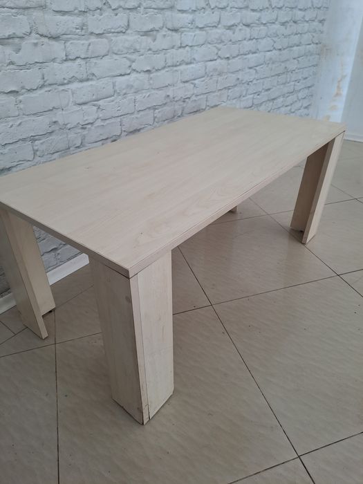 2 бр. Маси. Трапезна и холна