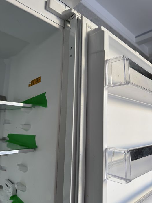 Продам встраеваемый холодильник