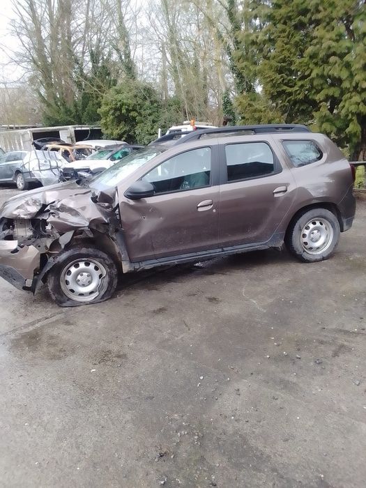 Dacia duster avariat 4x4