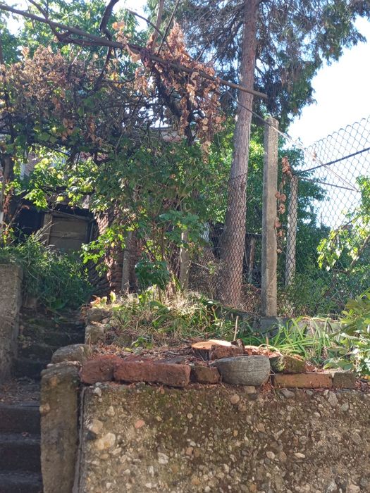 Продава се вториетаж от къща