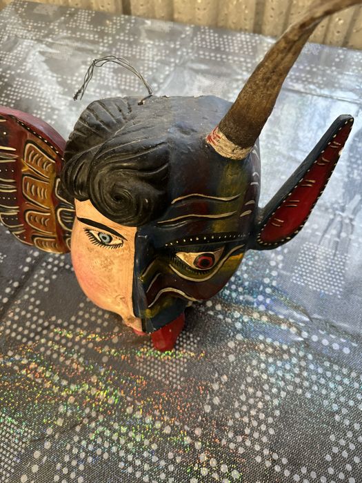 Vand masca de colectie