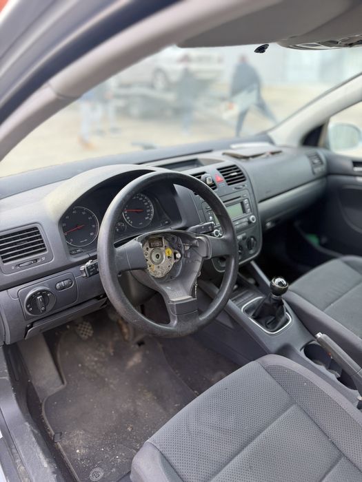 Vw Golf 5 1.6 mpi ръчка На Части !