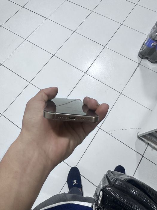 Iphone 16 pro 256gb e sim