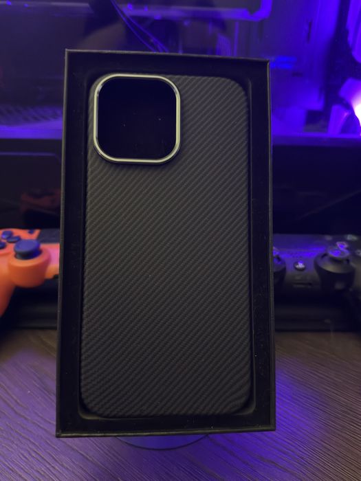 Чехлы на Iphone 16 pro max, в стиле Pitaka карбоновые